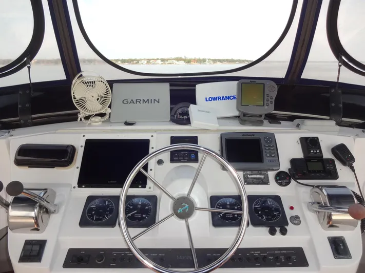 Merci Poulet Yacht Photos Pics 