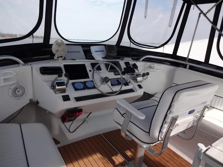 Merci Poulet Yacht Photos Pics 