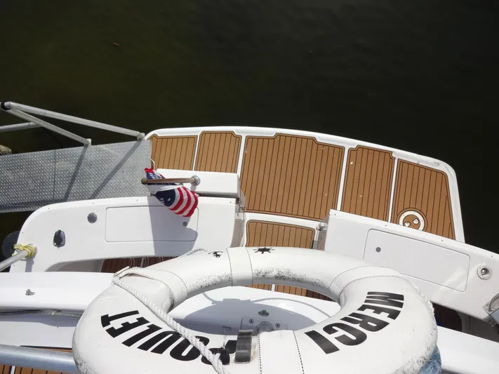 Merci Poulet Yacht Photos Pics 