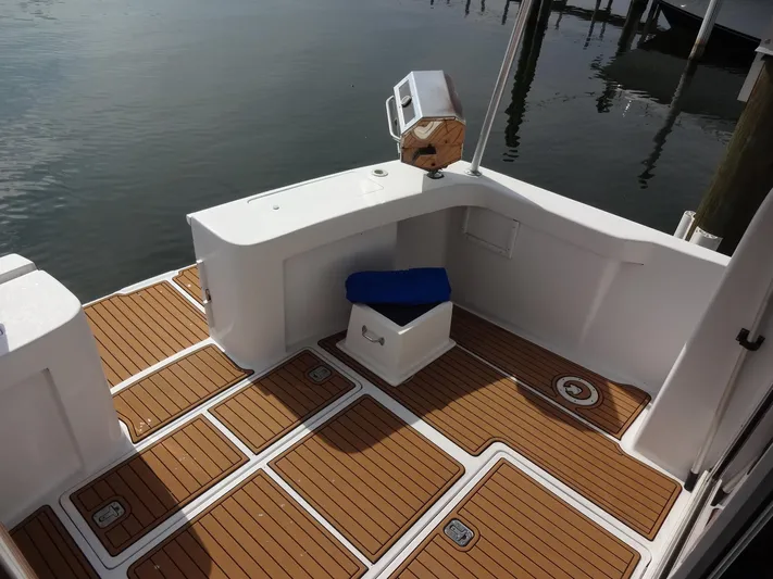 Merci Poulet Yacht Photos Pics 