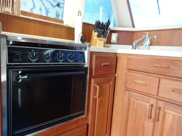 Merci Poulet Yacht Photos Pics 