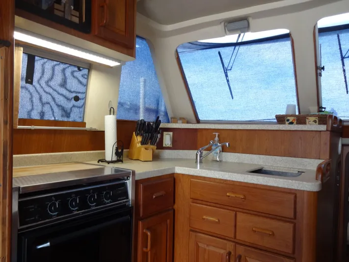 Merci Poulet Yacht Photos Pics 