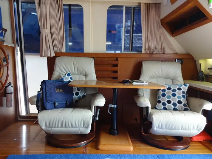 Merci Poulet Yacht Photos Pics 