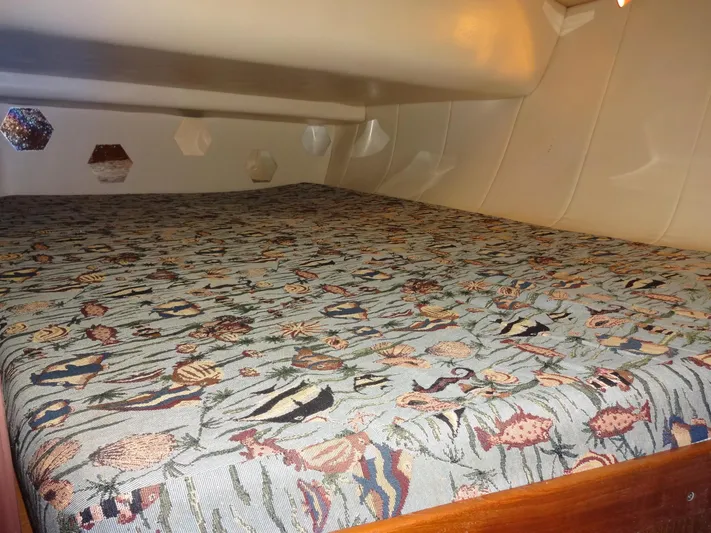 Merci Poulet Yacht Photos Pics 