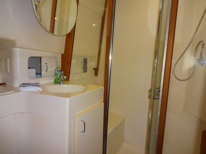 Merci Poulet Yacht Photos Pics 