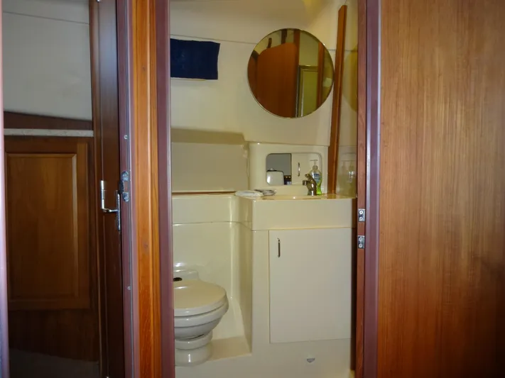 Merci Poulet Yacht Photos Pics 