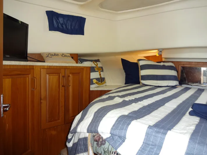 Merci Poulet Yacht Photos Pics 