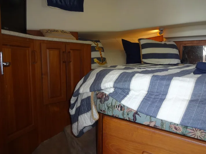 Merci Poulet Yacht Photos Pics 