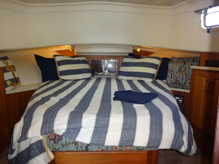 Merci Poulet Yacht Photos Pics 