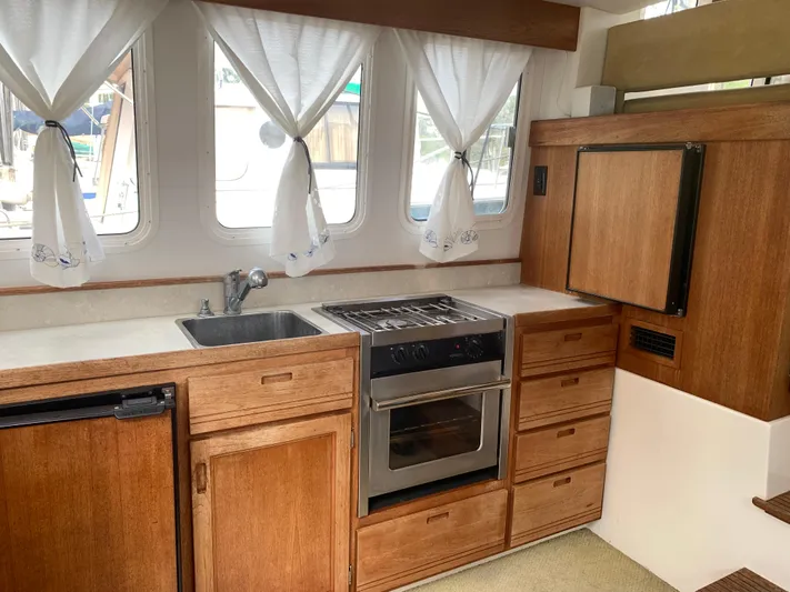 Blue Comet Yacht Photos Pics 