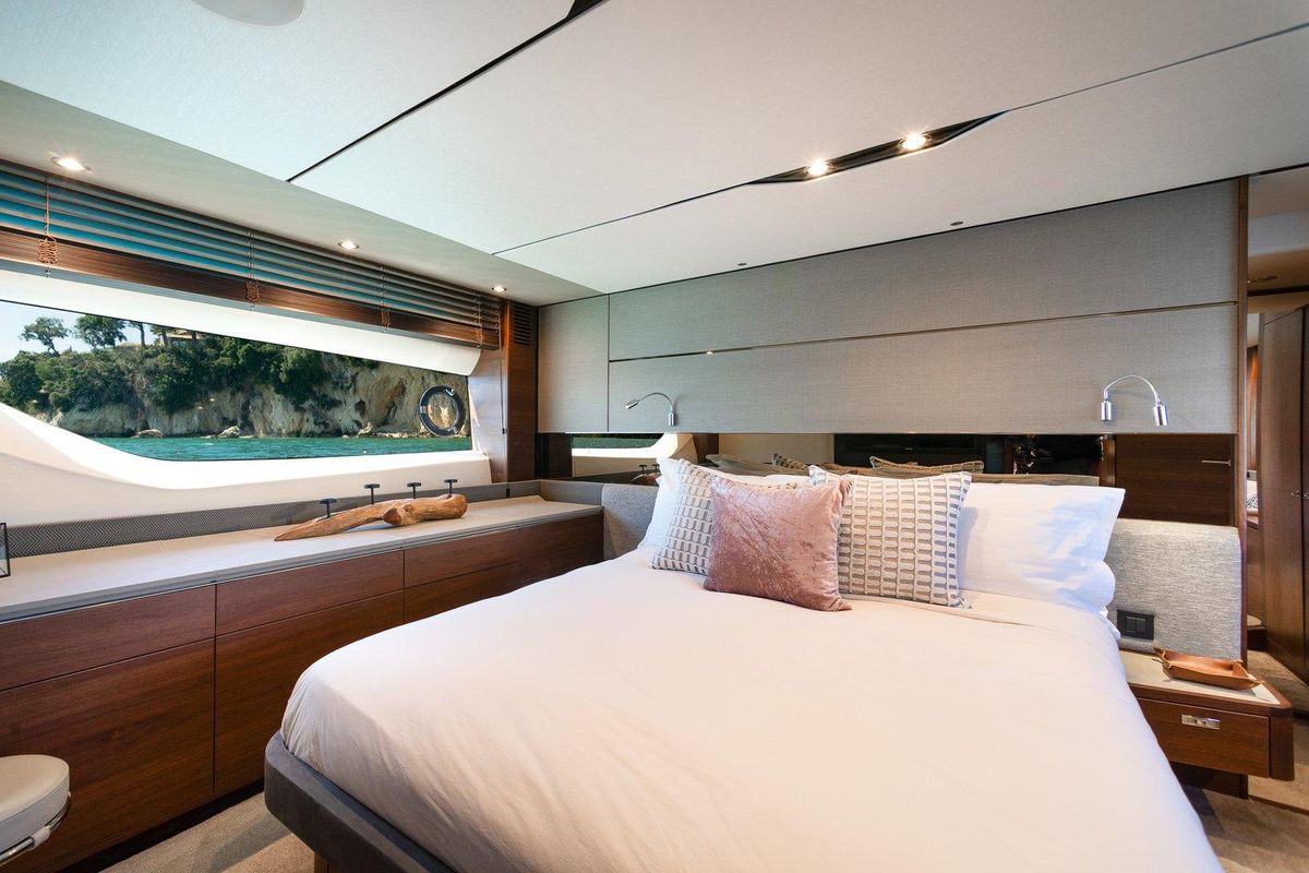 2019 Princess 66 