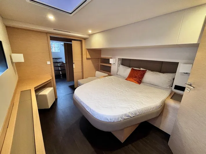 Therapy Yacht Photos Pics 