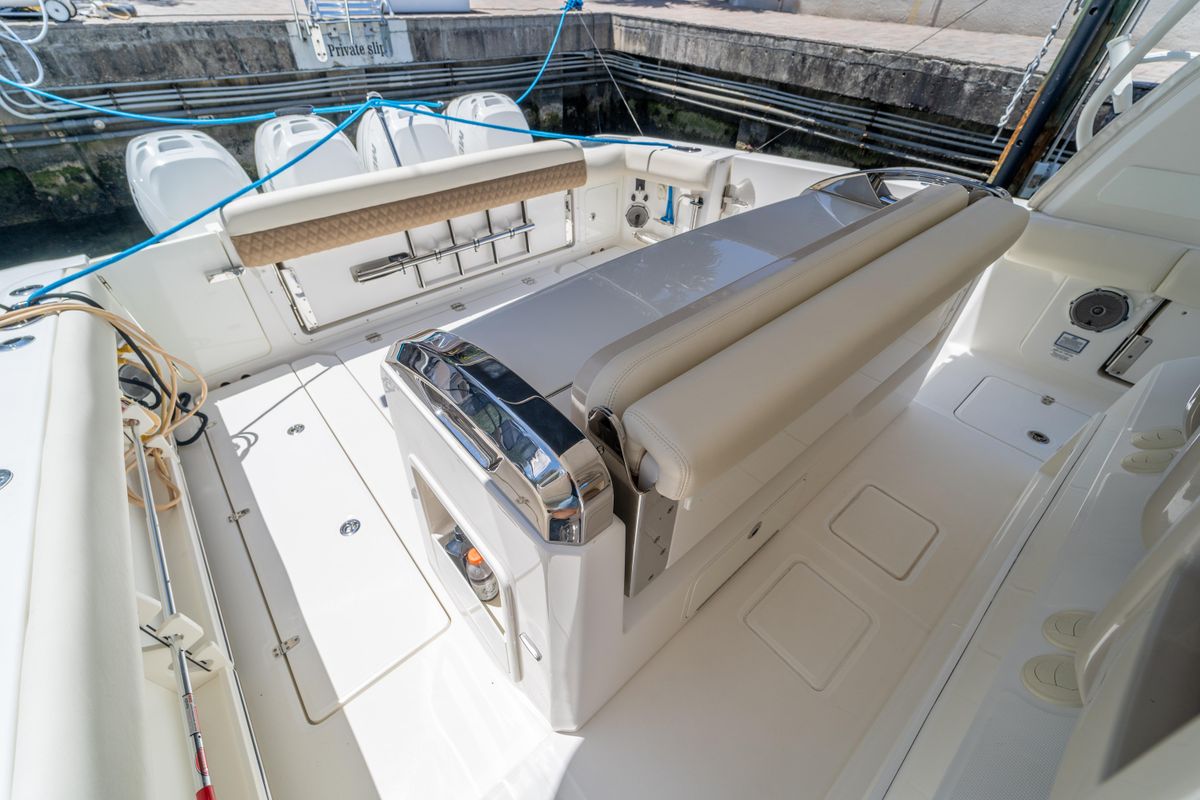 2017 Boston Whaler 42 