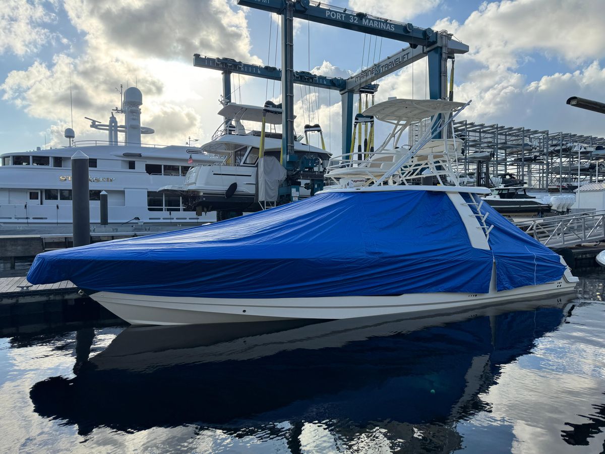 2017 Boston Whaler 42 