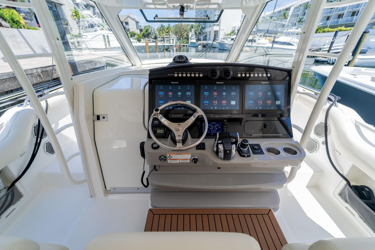 2017 Boston Whaler 42 