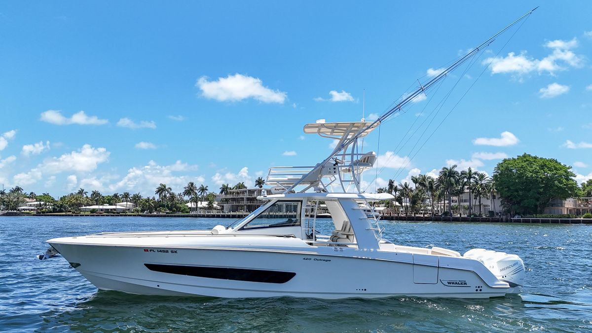 2017 Boston Whaler 42 
