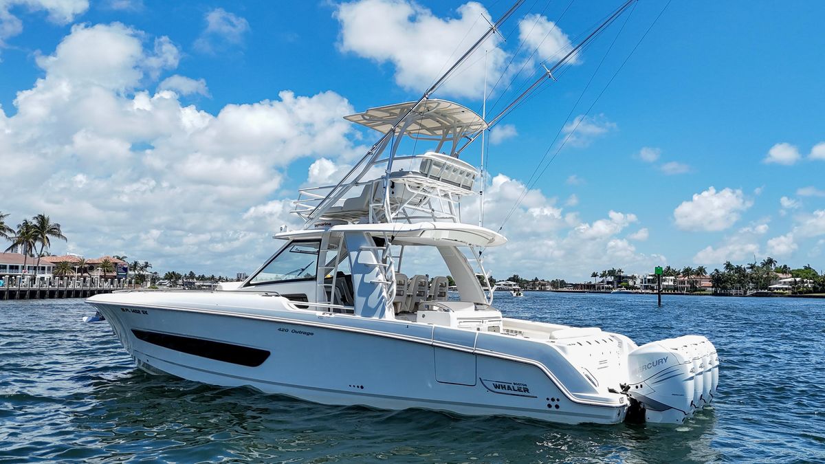 2017 Boston Whaler 42 