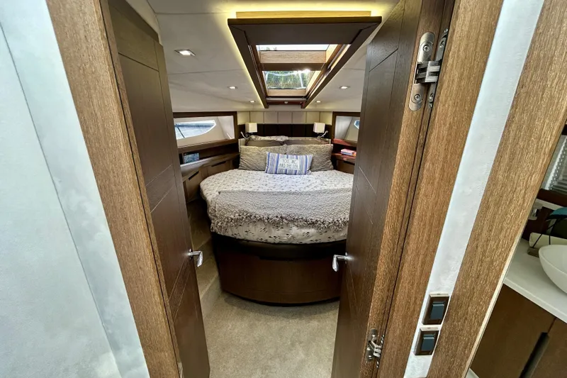 Chemistry Yacht Photos Pics 