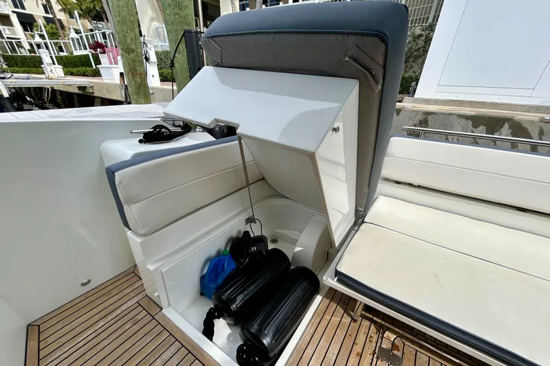 Chemistry Yacht Photos Pics 