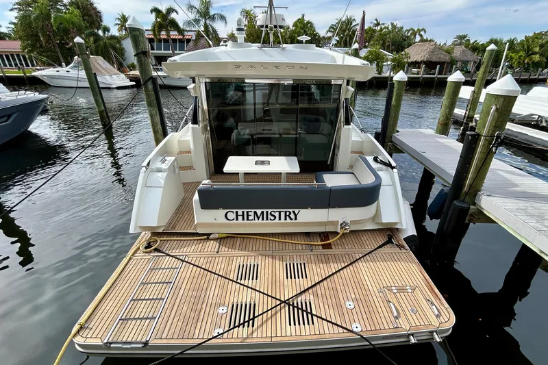 Chemistry Yacht Photos Pics 