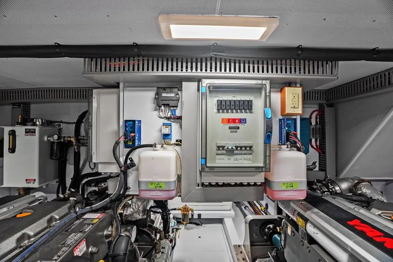 Dogfish Yacht Photos Pics 