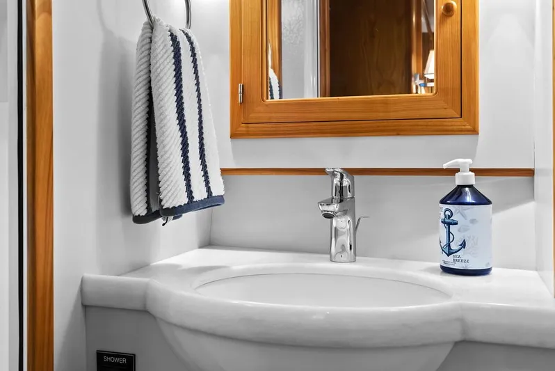 Dogfish Yacht Photos Pics 