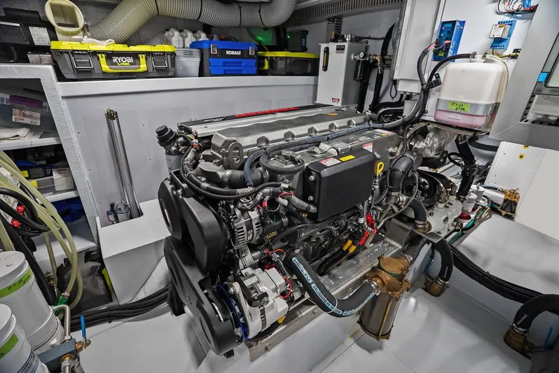 Dogfish Yacht Photos Pics 