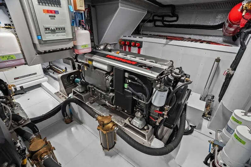 Dogfish Yacht Photos Pics 