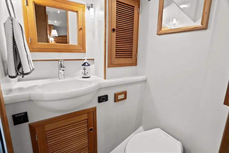 Dogfish Yacht Photos Pics 