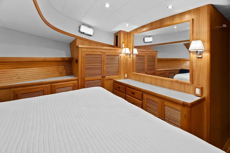 Dogfish Yacht Photos Pics 