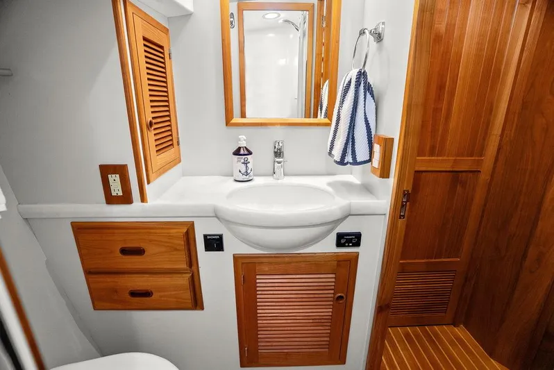 Dogfish Yacht Photos Pics 