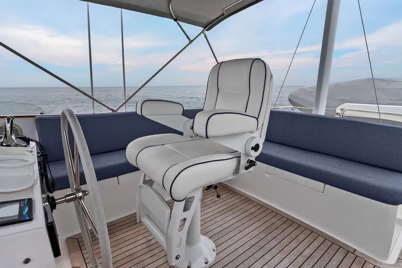 Dogfish Yacht Photos Pics 