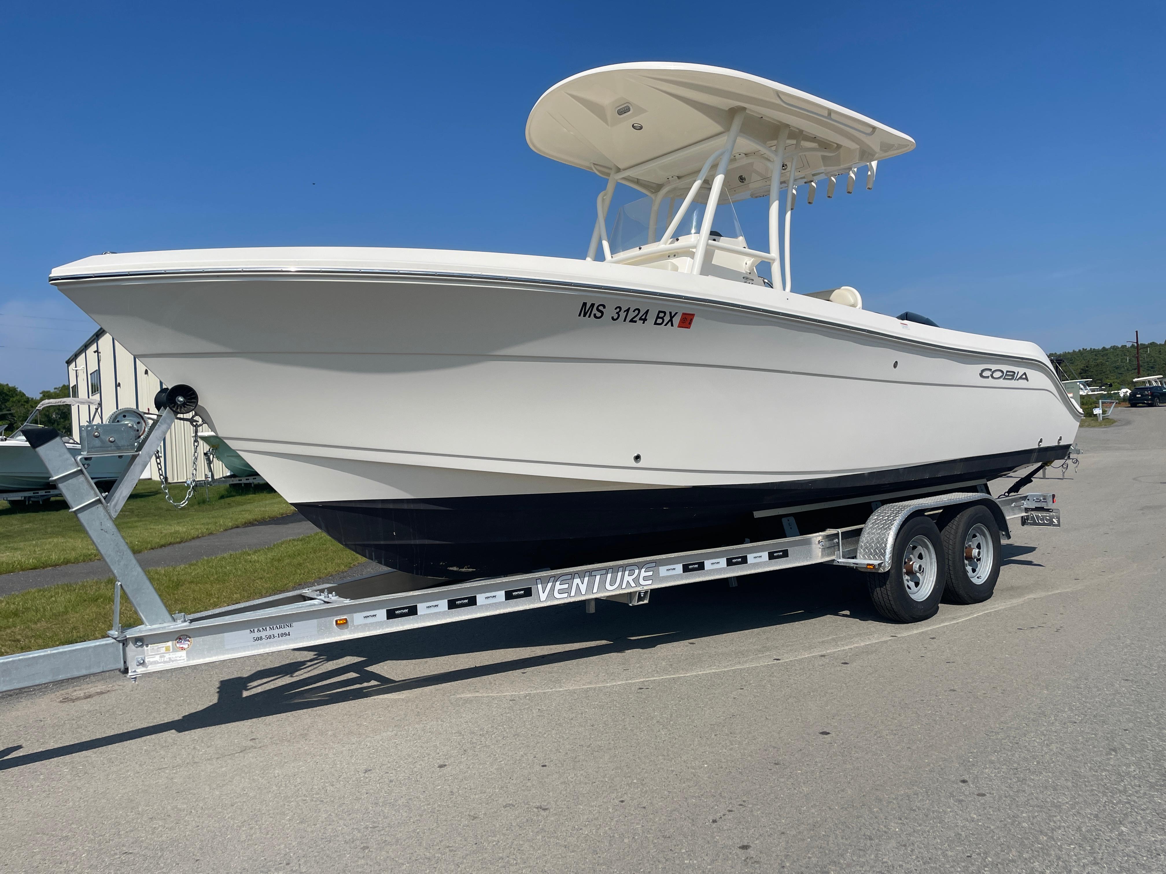 Cobia 237 Center Console