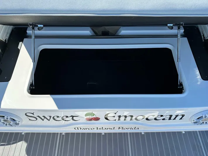 Sweet Emocean Yacht Photos Pics 