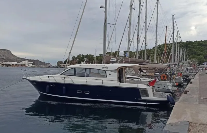 Sapphire Yacht Photos Pics 