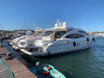 Yacht