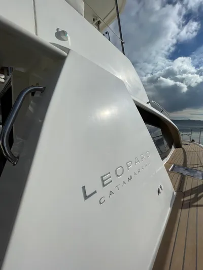  Yacht Photos Pics 2020 Leopard 43 Powercat catamaran exterior with sleek design and ocean backdrop.