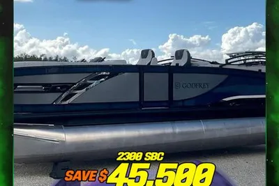 Godfrey Marine Sanpan 2300 SBC