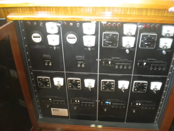 Summertime Lady Yacht Photos Pics 