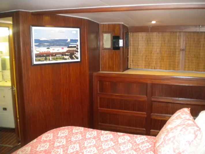 Summertime Lady Yacht Photos Pics 