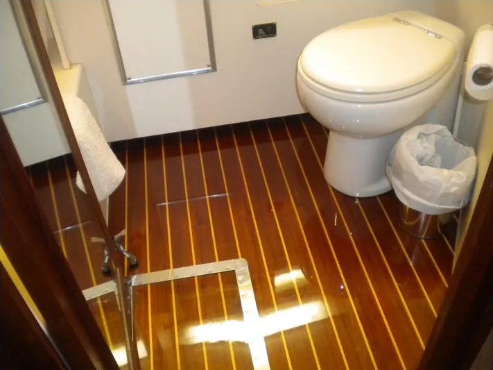 Summertime Lady Yacht Photos Pics 