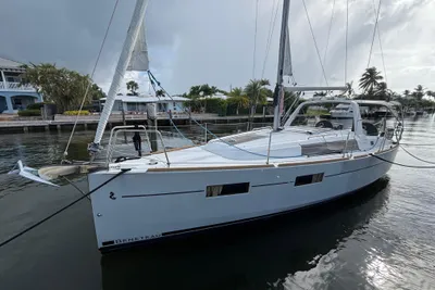 Beneteau Oceanis 35