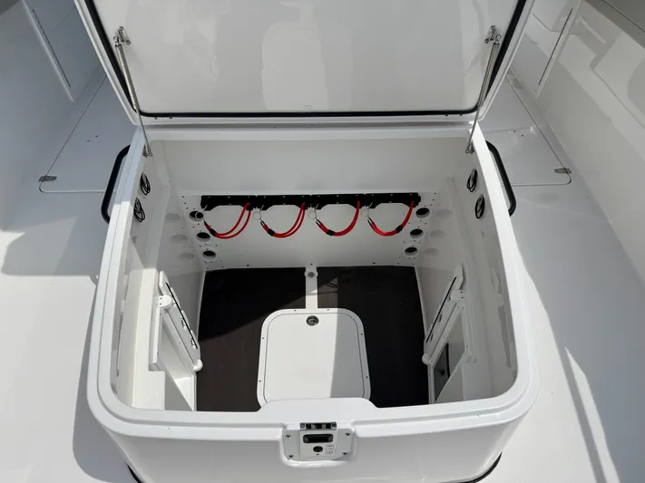  Yacht Photos Pics Bow Storage