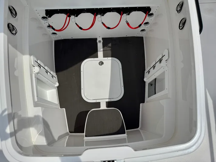  Yacht Photos Pics Bow Storage