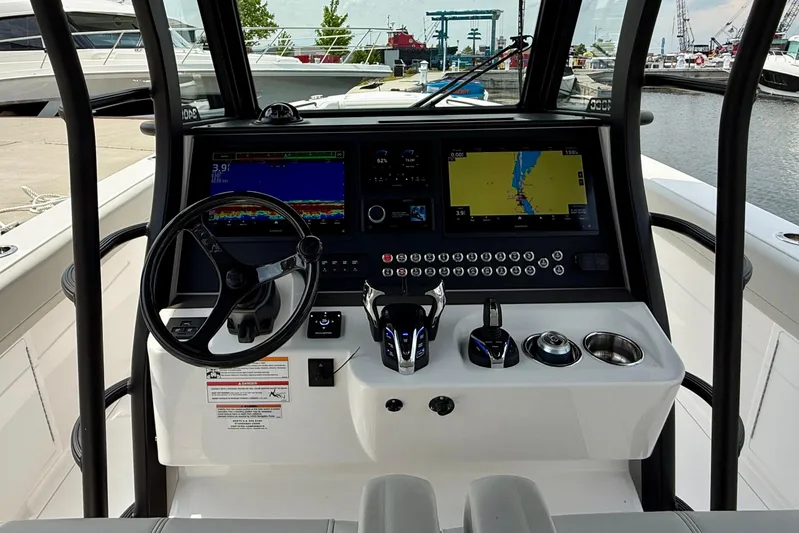  Yacht Photos Pics Helm