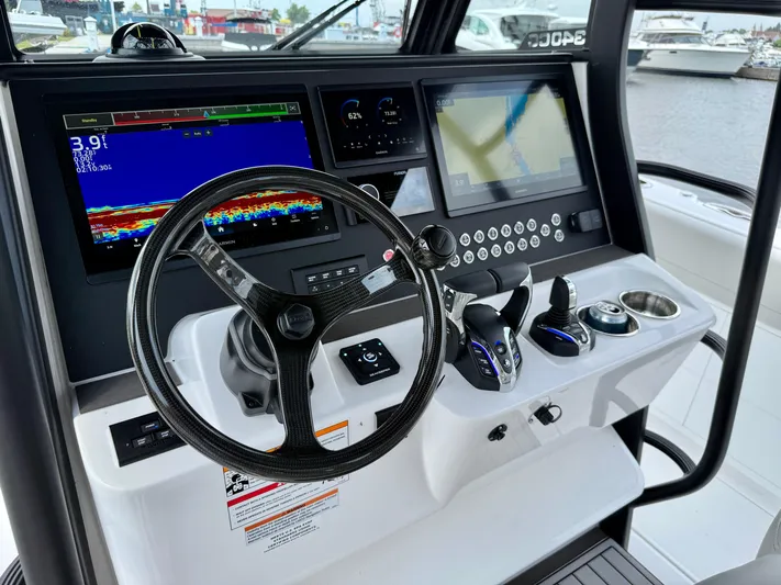  Yacht Photos Pics Helm Electronics