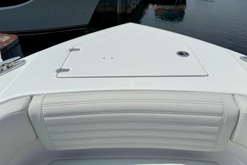  Yacht Photos Pics Concealed Anchor Windlass