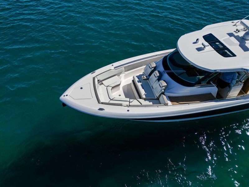 2023 Tiara Yachts 43 LS