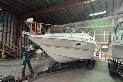 Larson Cabrio 270 Mid Cabin