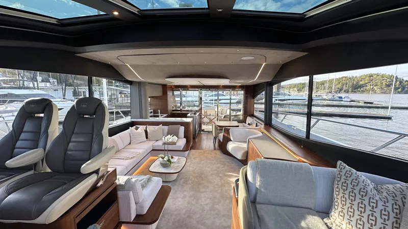 S72515 Yacht Photos Pics 